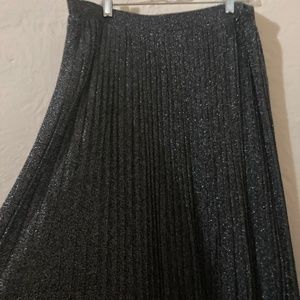 TAHARI pleated metallic skirt with lining